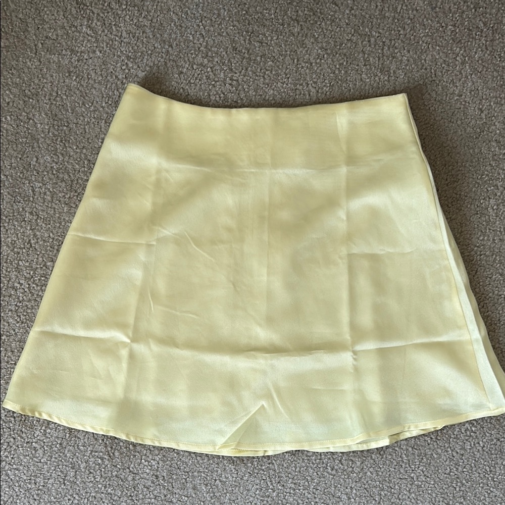 Elegant Yellow Women's Skirt